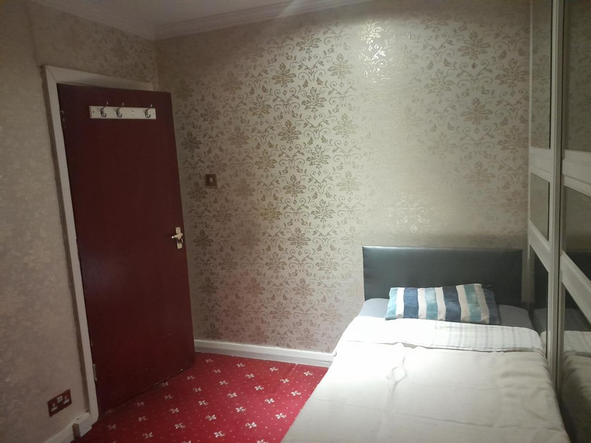 Апартаменты Lovely 1-Bed Studio In Лондон Экстерьер фото