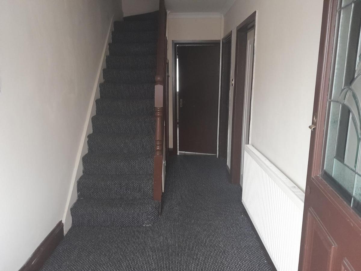 Апартаменты Lovely 1-Bed Studio In Лондон Экстерьер фото